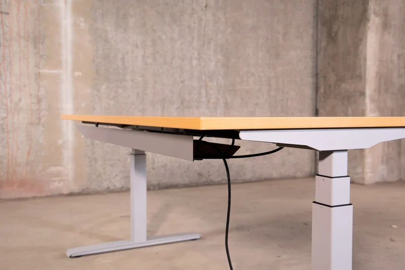 Vielhauer - elektrisch höhenverstellbarer Schreibtisch