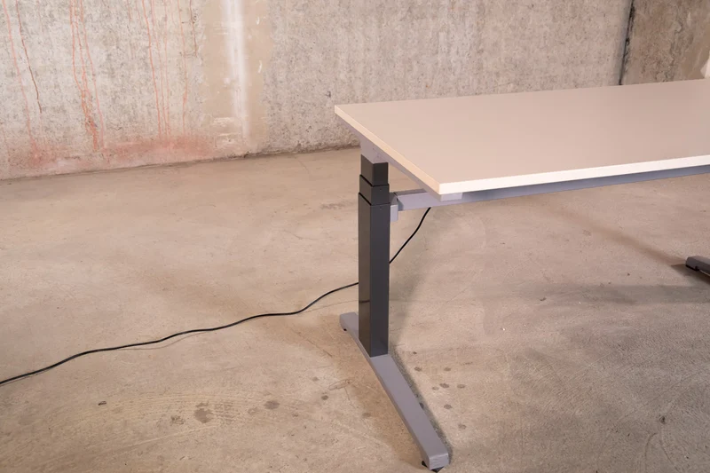 Vielhauer - elektrisch höhenverstellbarer Schreibtisch