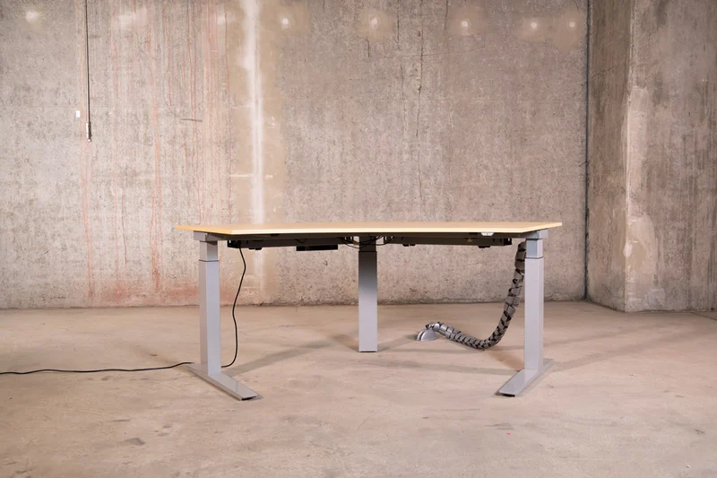 Kinnarps – Winkelkombination, elektrisch höhenverstellbarer Schreibtisch, 120 x 120 x 80 cm