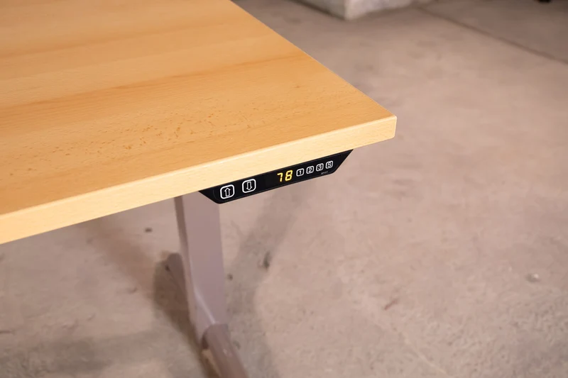 Oka - elektrisch höhenverstellbarer Schreibtisch