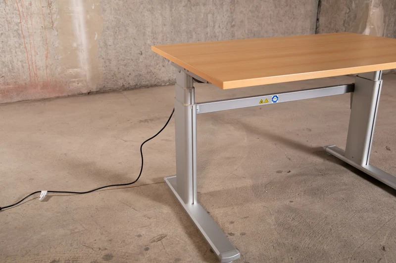 Rohde & Grahl – elektrisch höhenverstellbarer Schreibtisch
