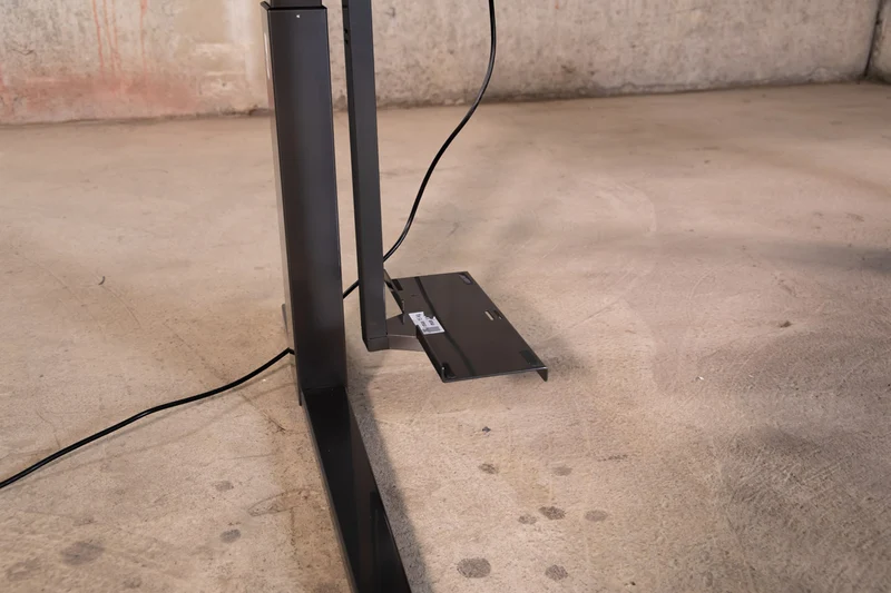Steelcase – elektrisch höhen verstellbarer Schreibtisch