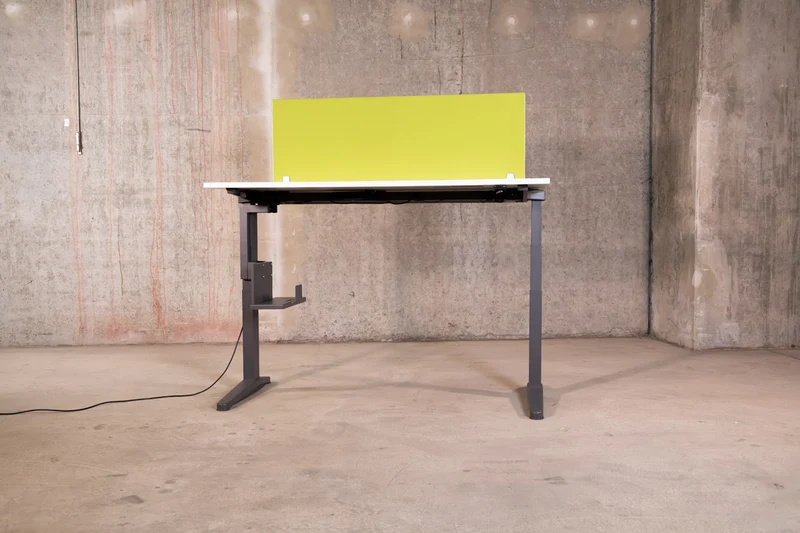 Steelcase – elektrisch höhen verstellbarer Schreibtisch