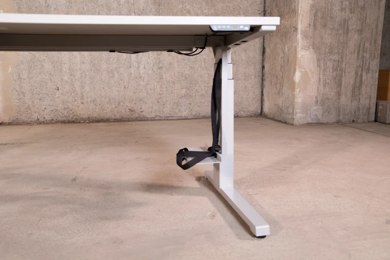 Steelcase - elektrisch höhenverstellbarer Schreibtisch