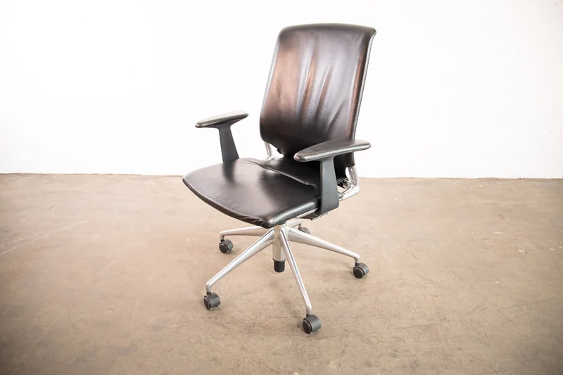Vitra - Meda Chair