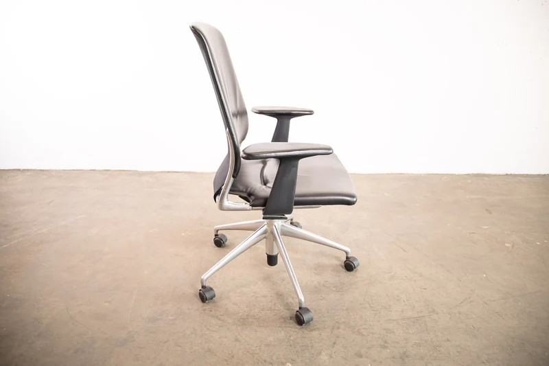 Vitra - Meda Chair