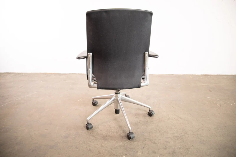 Vitra - Meda Chair