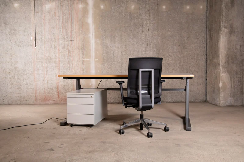 Vario - Stage elektrisch höhenverstellbarer Schreibtisch