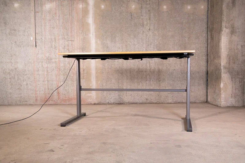 Vario - Stage elektrisch höhenverstellbarer Schreibtisch