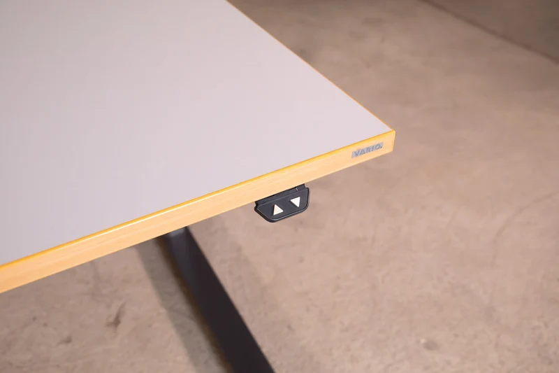 Vario - Stage elektrisch höhenverstellbarer Schreibtisch
