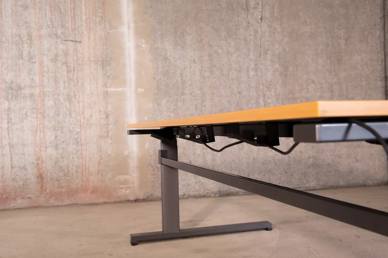 Vario - Stage elektrisch höhenverstellbarer Schreibtisch