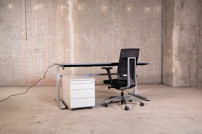 Vario - Stage elektrisch höhenverstellbarer Schreibtisch