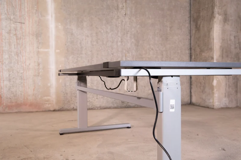 Vario - Stage elektrisch höhenverstellbarer Schreibtisch