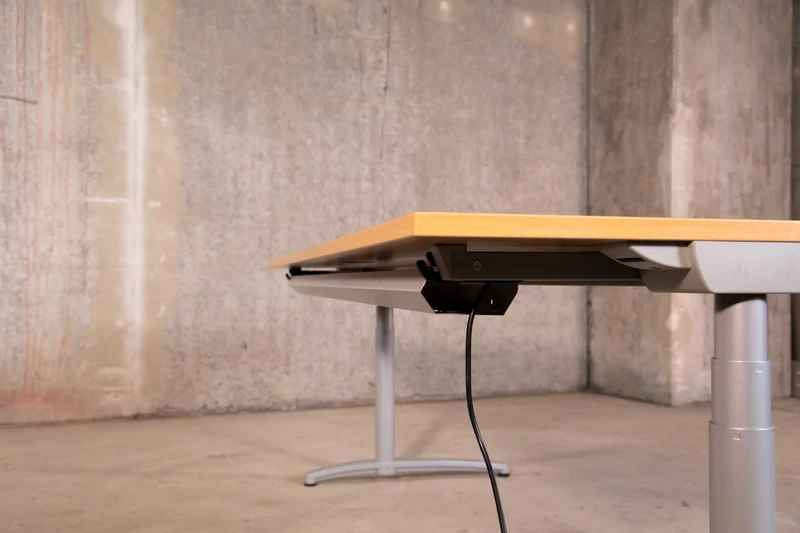 Ceka - elektrisch höhen verstellbarer Schreibtisch Buche 200x100