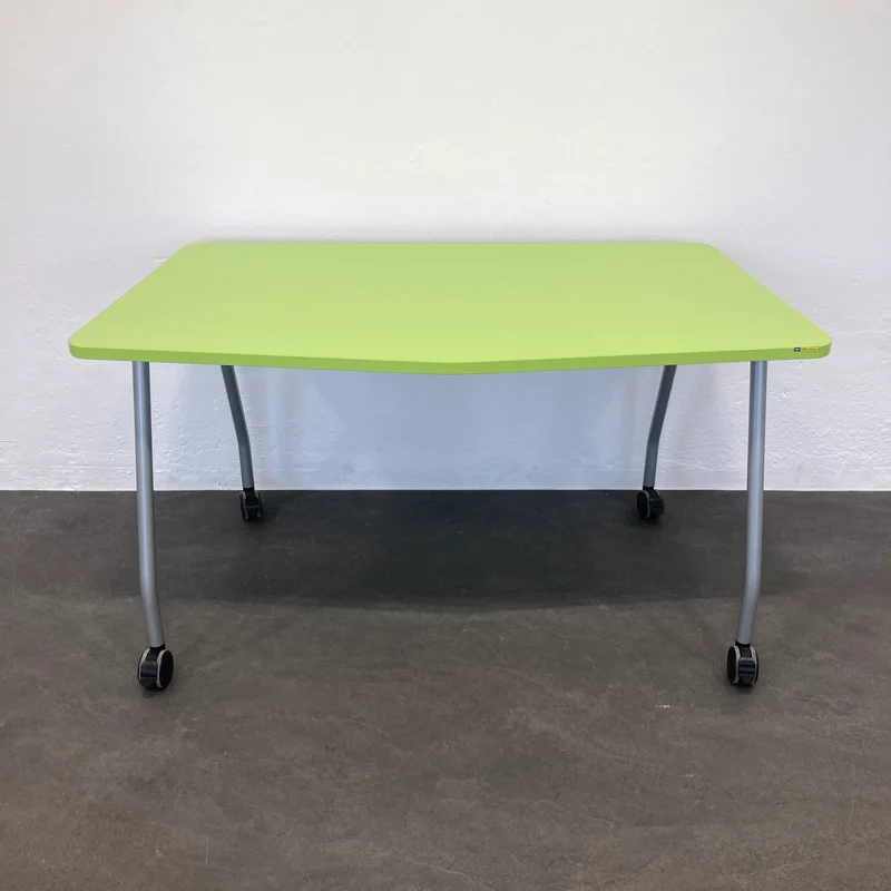Steelcase Education Roll-Schreibtisch Grün-Silbergrau