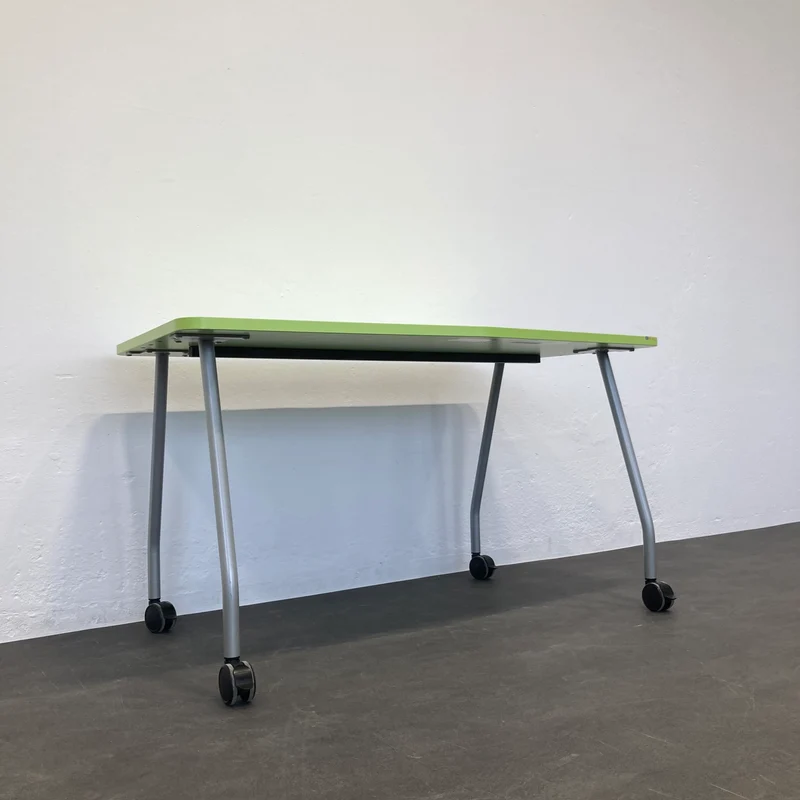 Steelcase Education Roll-Schreibtisch Grün-Silbergrau