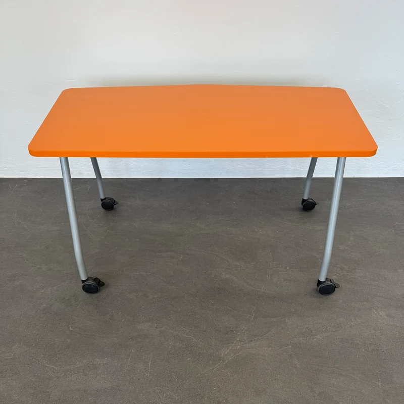 Steelcase Education Roll-Schreibtisch Orange-Silbergrau