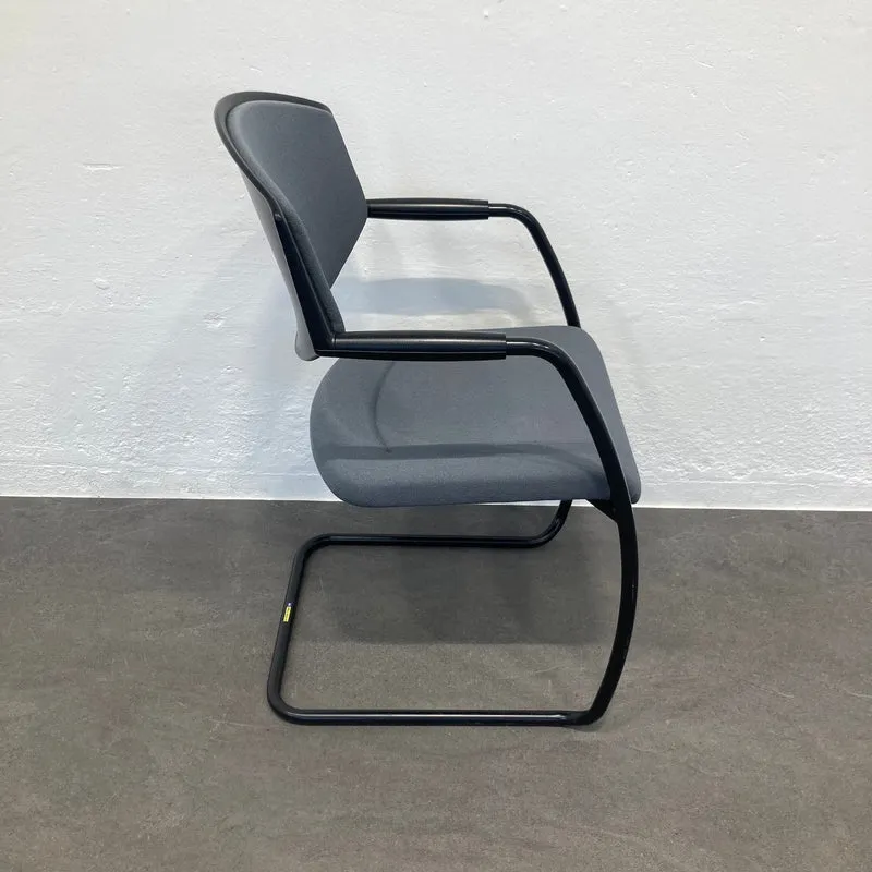 Giroflex G16 Freischwinger Bezug Stoff Anthrazit - stapelbar