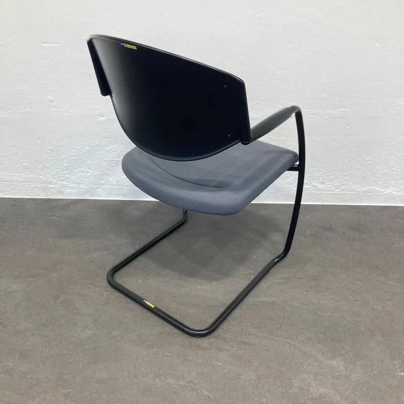 Giroflex G16 Freischwinger Bezug Stoff Anthrazit - stapelbar