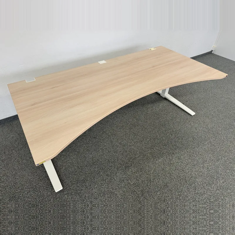 König + Neurath TALO.S Schreibtisch Cosinus 2000x1000 mm Akazie