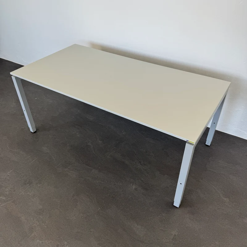 Ergodata Line Desk Schreibtisch 1800x900 mm Lichtgrau