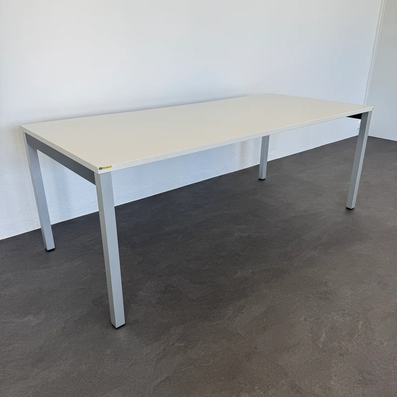 Embru eQ Vierbeintisch 2000x900 mm
