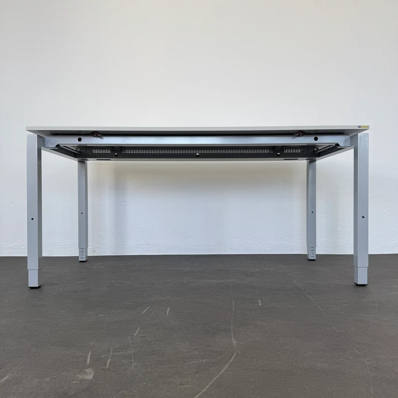 Ergodata Line Desk Schreibtisch 1600x800 mm Lichtgrau
