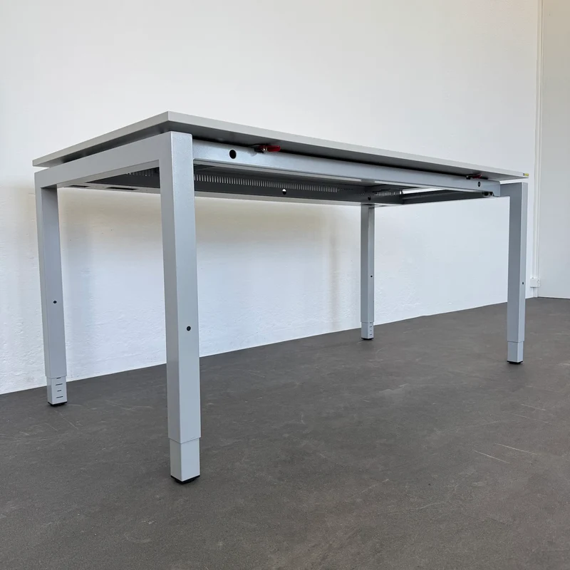 Ergodata Line Desk Schreibtisch 1600x800 mm Lichtgrau