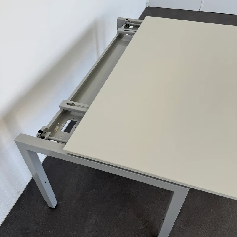 Ergodata Line Desk Schreibtisch 1600x800 mm Lichtgrau