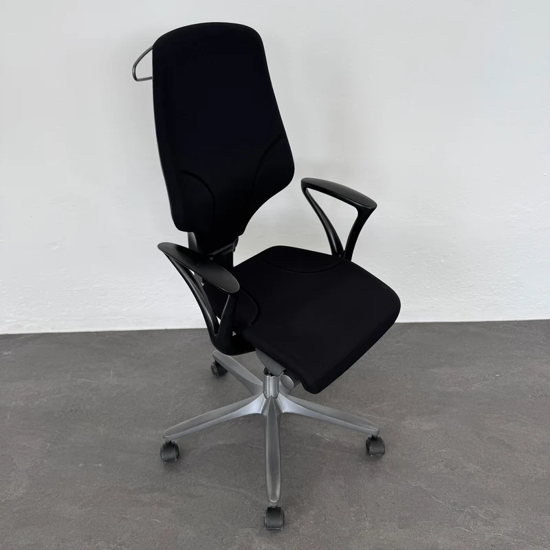 Giroflex G64 Bürodrehstuhl mit Armlehnen - Schwarz gemustert - fast neues Polster