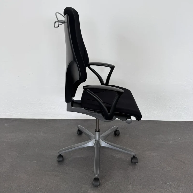 Giroflex G64 Bürodrehstuhl mit Armlehnen - Schwarz gemustert - fast neues Polster