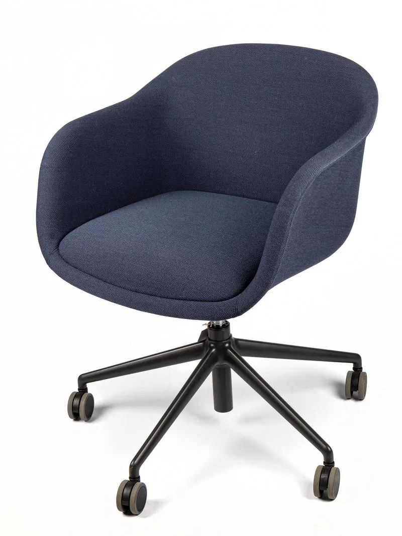 Muuto - Fiber Conference Armchair
