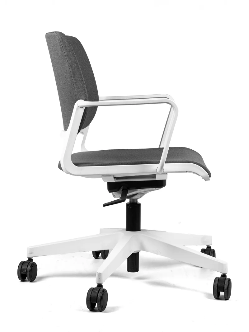 NowyStyl - Xilium Conference Swivel Chairs