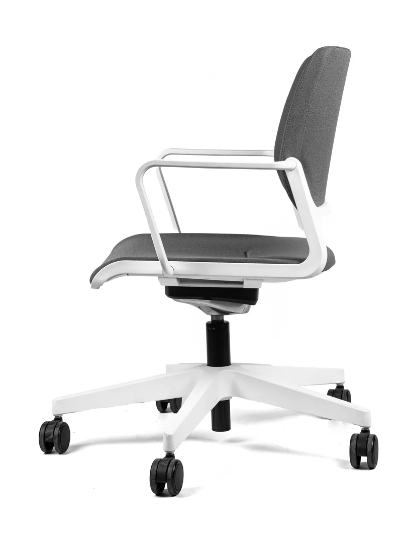 NowyStyl - Xilium Conference Swivel Chairs