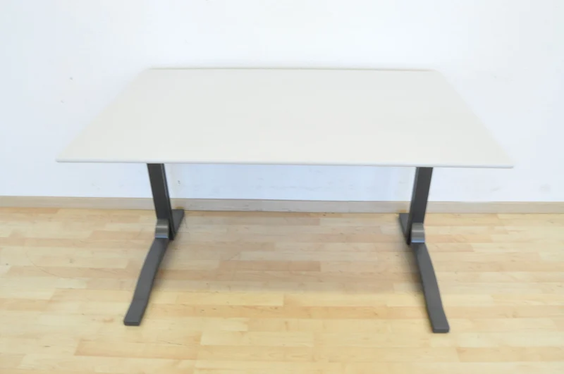 Elan Euroffice Schreibtisch