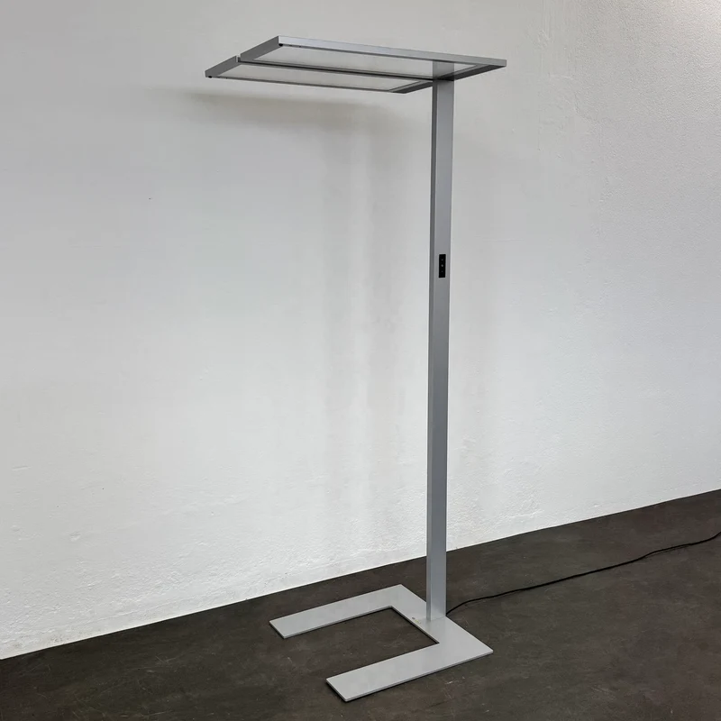 Regent Lightpad LED Stehleuchte für Zweiertisch seitlich