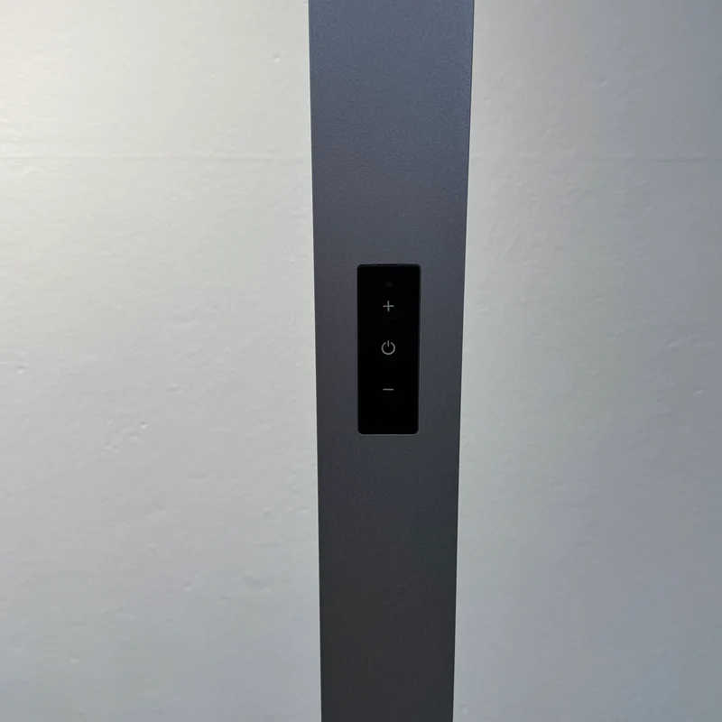 Regent Lightpad LED Stehleuchte für Zweiertisch seitlich