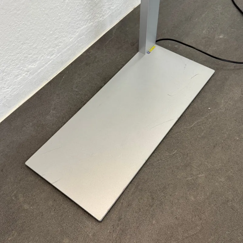 Regent Lightpad LED Stehleuchte für Einzeltisch rechts