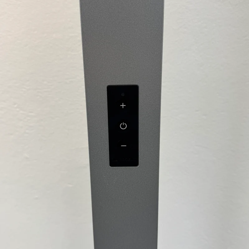 Regent Lightpad LED Stehleuchte für Einzeltisch rechts
