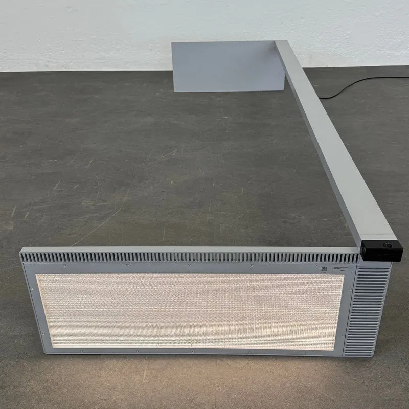 Regent Lightpad LED Stehleuchte für Einzeltisch rechts