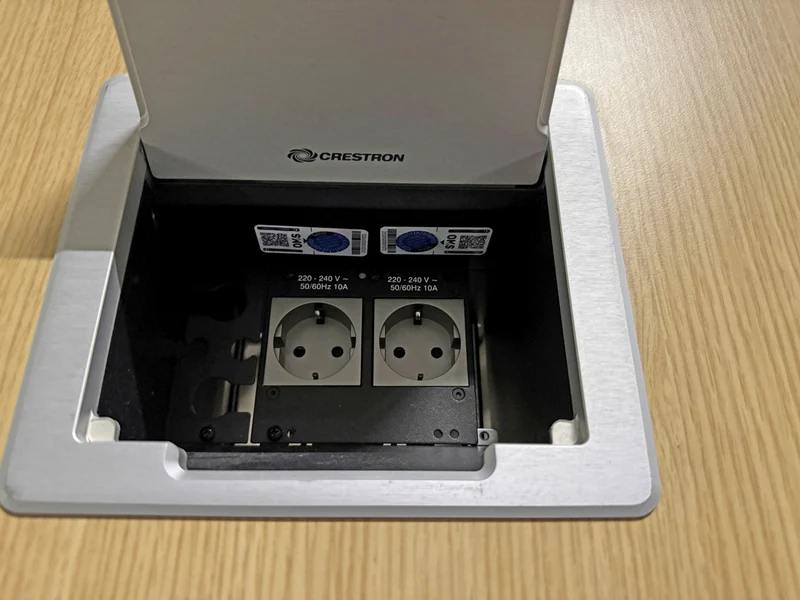 Steelcase - "b-free" Konferenz High Desk