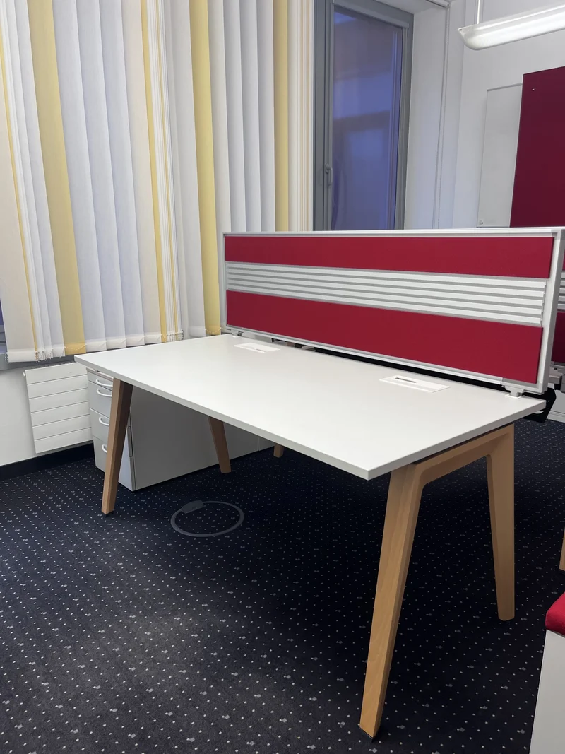Steelcase - B-free Schreibtisch