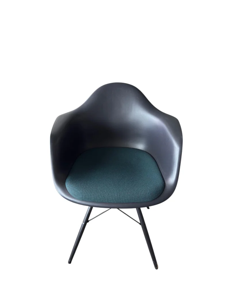 Vitra - Eames Plastic Armchair