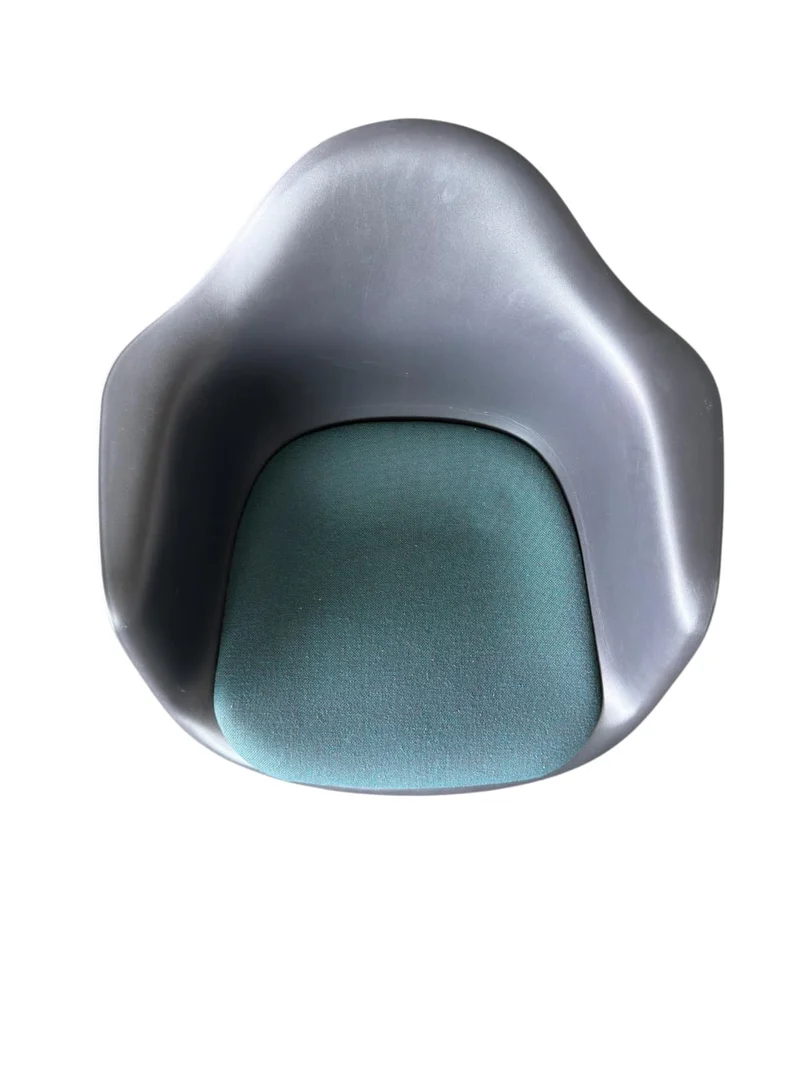 Vitra - Eames Plastic Armchair