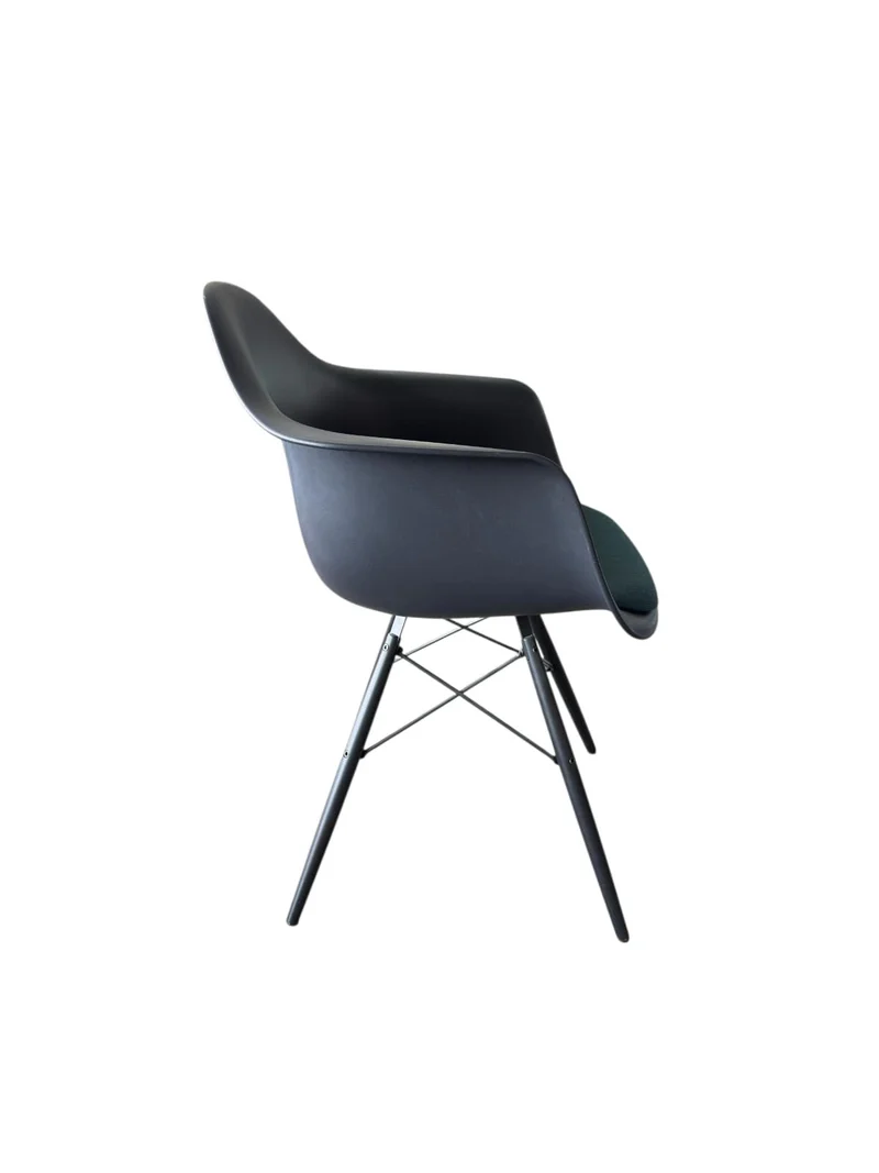 Vitra - Eames Plastic Armchair