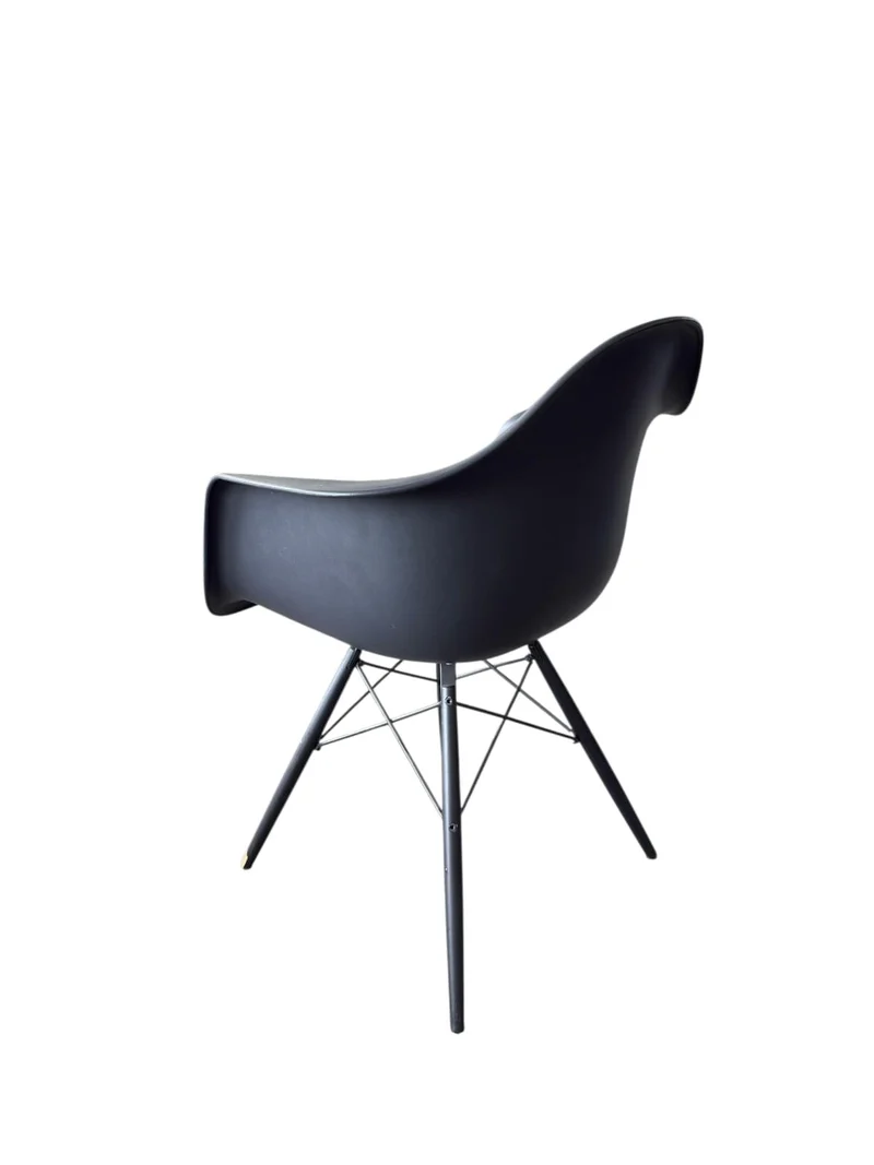 Vitra - Eames Plastic Armchair