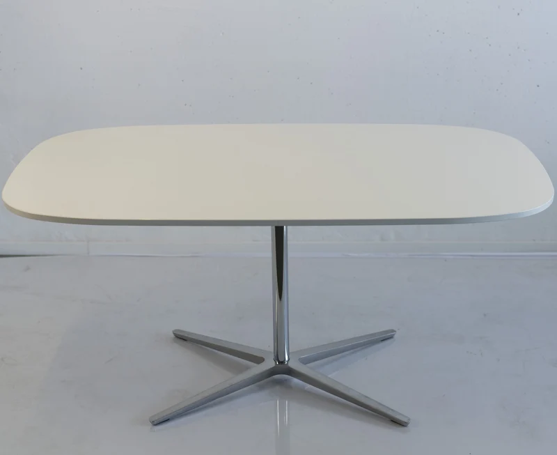 bene - Club Table