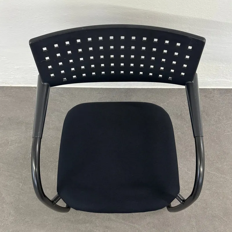 Vitra Visavis Freischwinger - stapelbar - Schwarz-Schwarz
