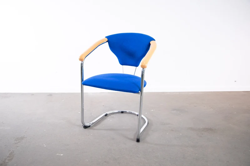 Kelly Armq Freischwinger
