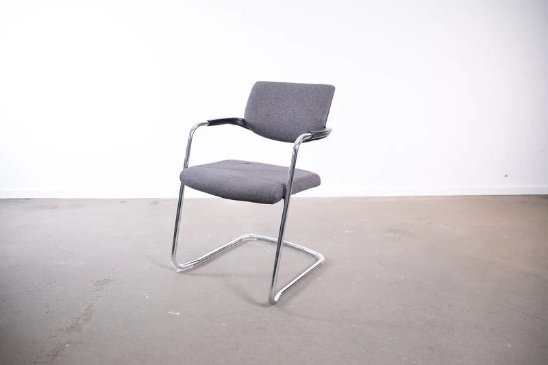 Interstuhl - 570N Freischwinger (stapelbar)